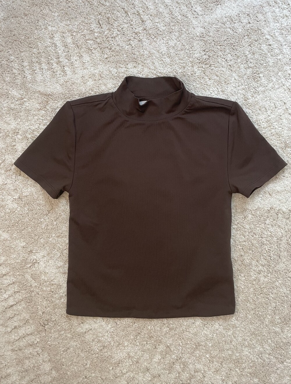 Babaton Chocolate Brown Short-Sleeve Mock Neck Tee Size S